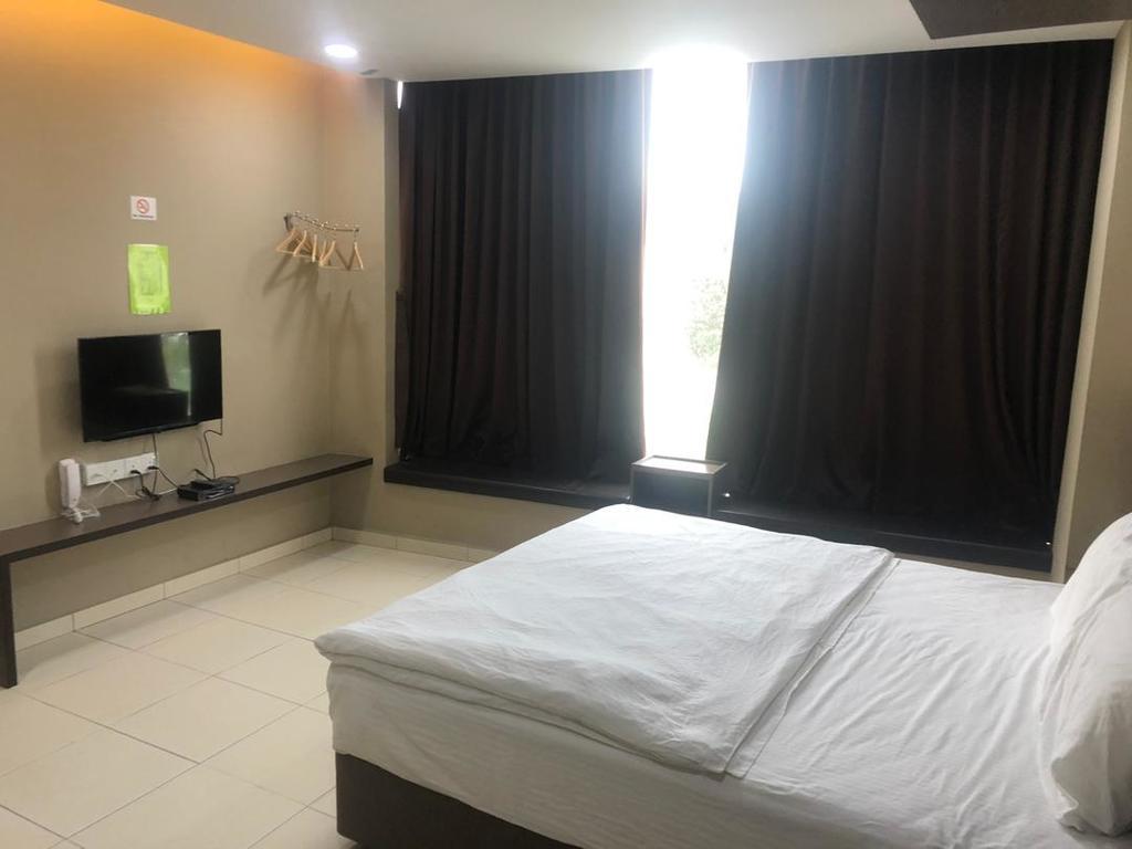 Tropika Garden Hotel Kulai Johor Bahru Exterior photo